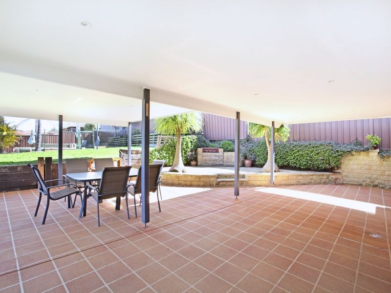 4 Jasper Pl, Ambarvale NSW 2560