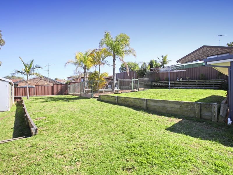 4 Jasper Pl, Ambarvale NSW 2560