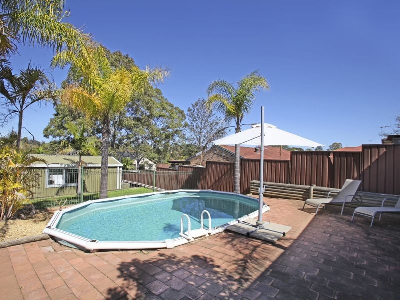 4 Jasper Pl, Ambarvale NSW 2560