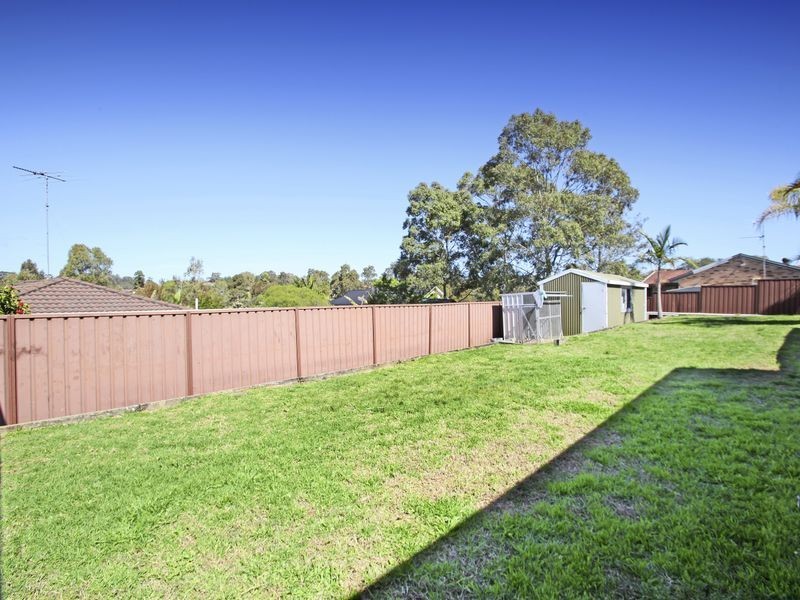 4 Jasper Pl, Ambarvale NSW 2560