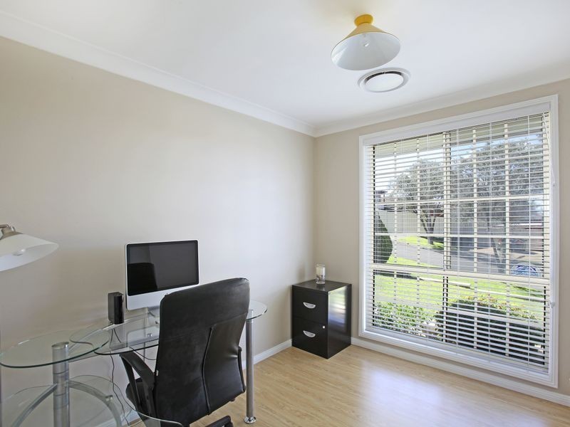 4 Jasper Pl, Ambarvale NSW 2560