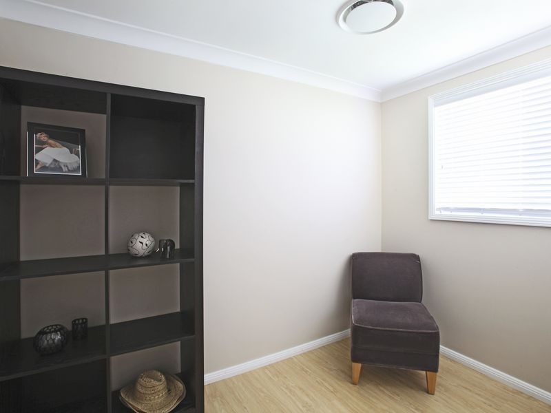 4 Jasper Pl, Ambarvale NSW 2560