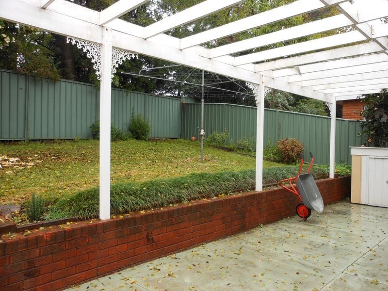 10 Uther Avenue, Bradbury NSW 2560