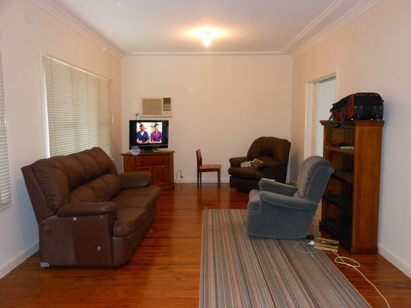 10 Uther Avenue, Bradbury NSW 2560