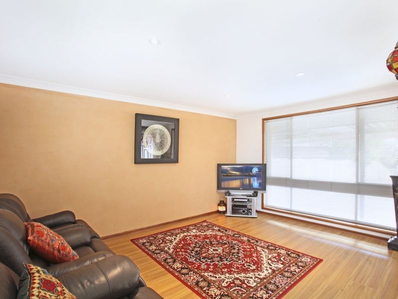 4 Yell Pl, St Andrews NSW 2566