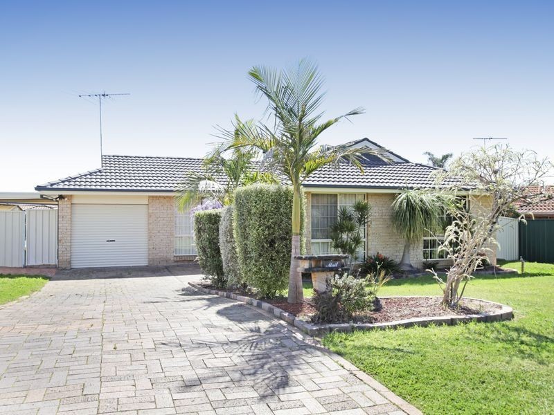 10 Moncrieff Close, St Helens Park NSW 2560