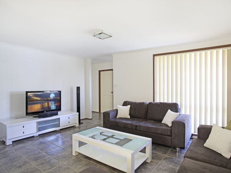 10 Moncrieff Close, St Helens Park NSW 2560