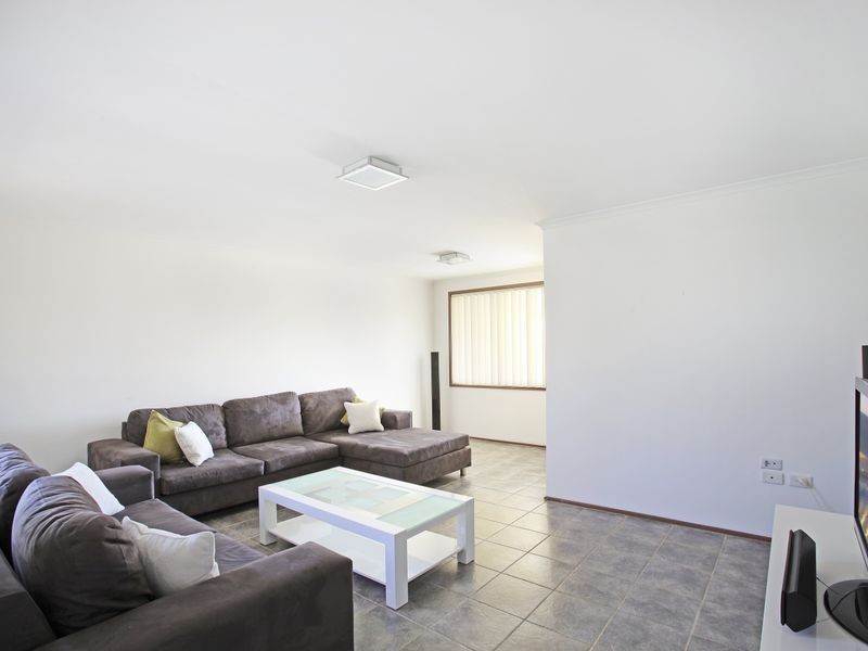 10 Moncrieff Close, St Helens Park NSW 2560