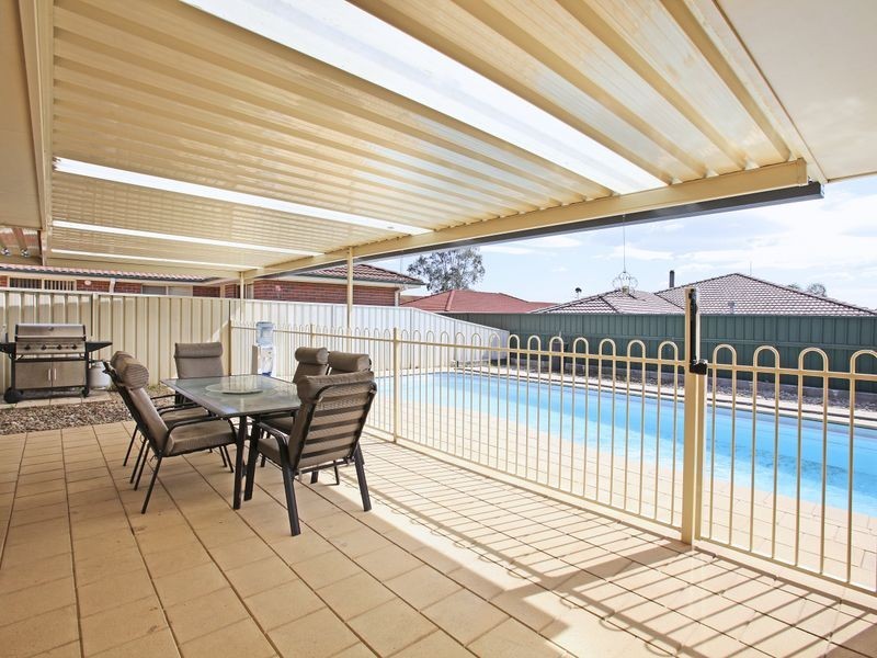 10 Moncrieff Close, St Helens Park NSW 2560