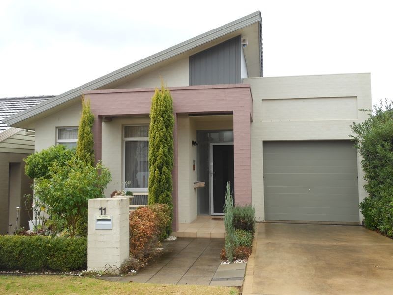 11 Carlton Place, Campbelltown NSW 2560