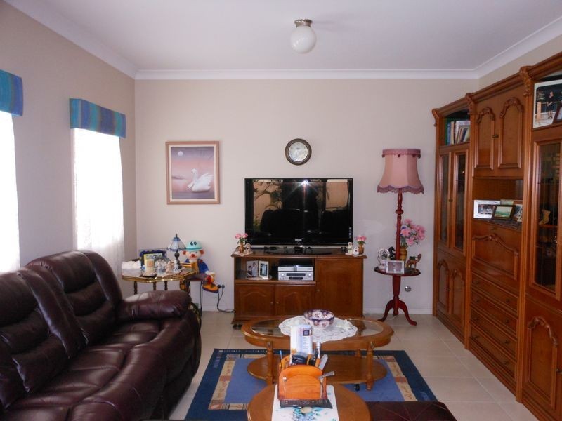 11 Carlton Place, Campbelltown NSW 2560