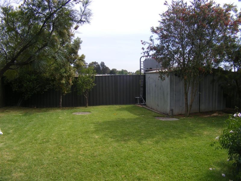 8A Marcellus Street, Rosemeadow NSW 2560