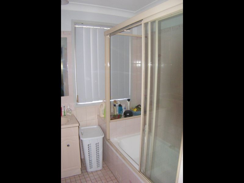 8A Marcellus Street, Rosemeadow NSW 2560