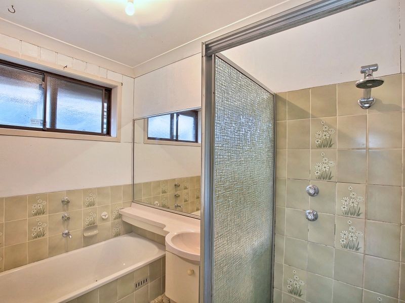 36 Sapphire Pl, Eagle Vale NSW 2558