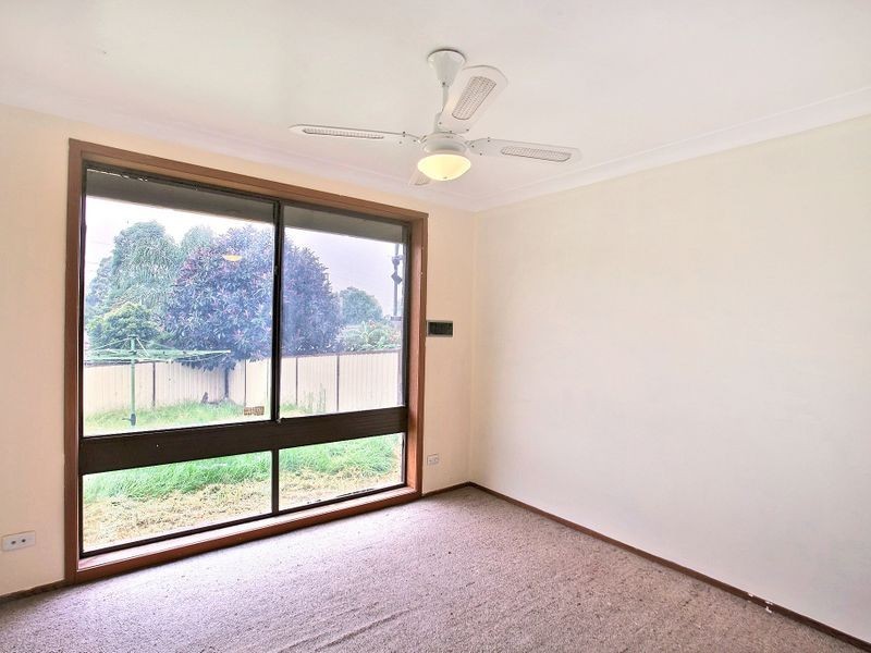 36 Sapphire Pl, Eagle Vale NSW 2558