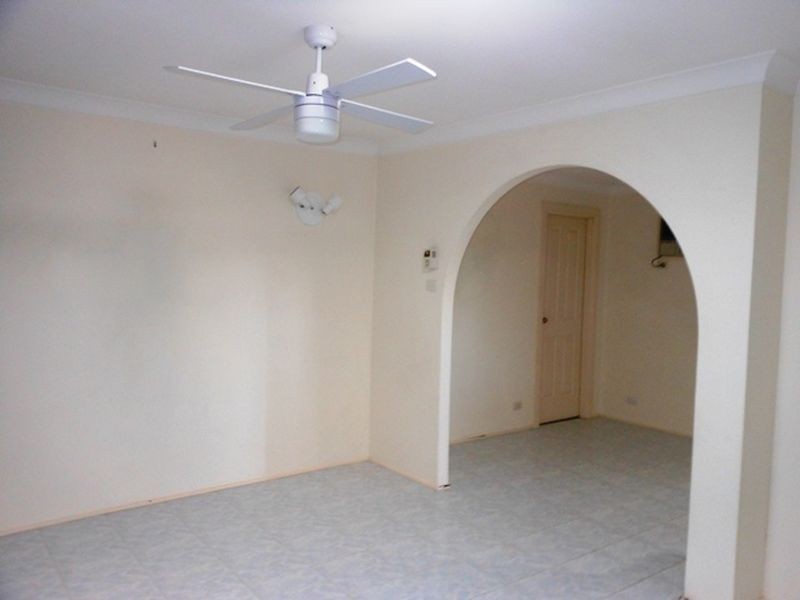 72 Queenscliffe Drive, Woodbine NSW 2560