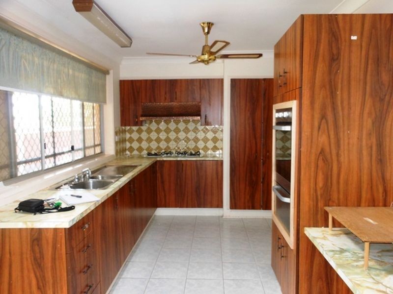 72 Queenscliffe Drive, Woodbine NSW 2560