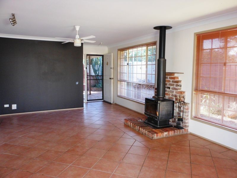 12 Alyan Pl, St Helens Park NSW 2560