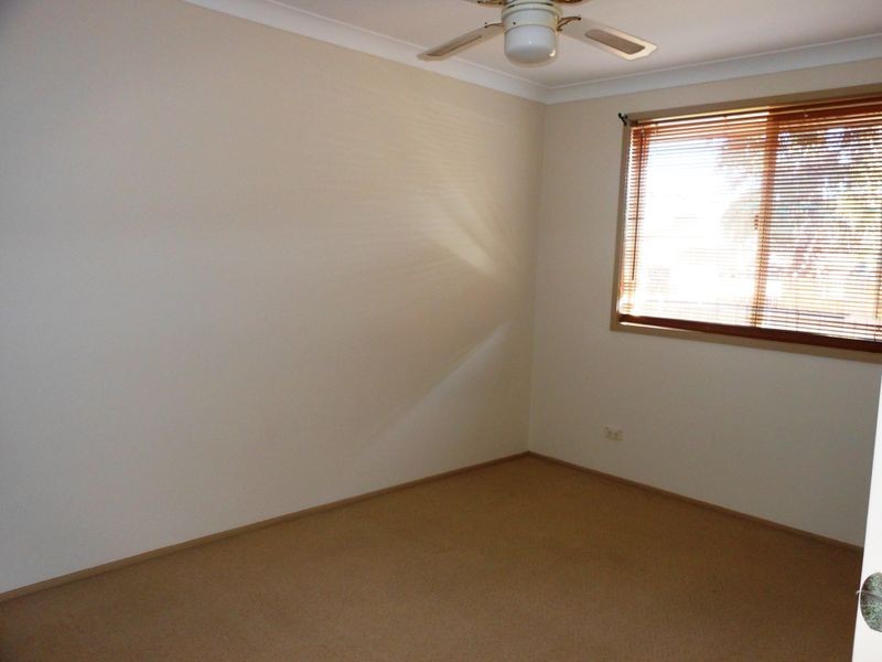12 Alyan Pl, St Helens Park NSW 2560
