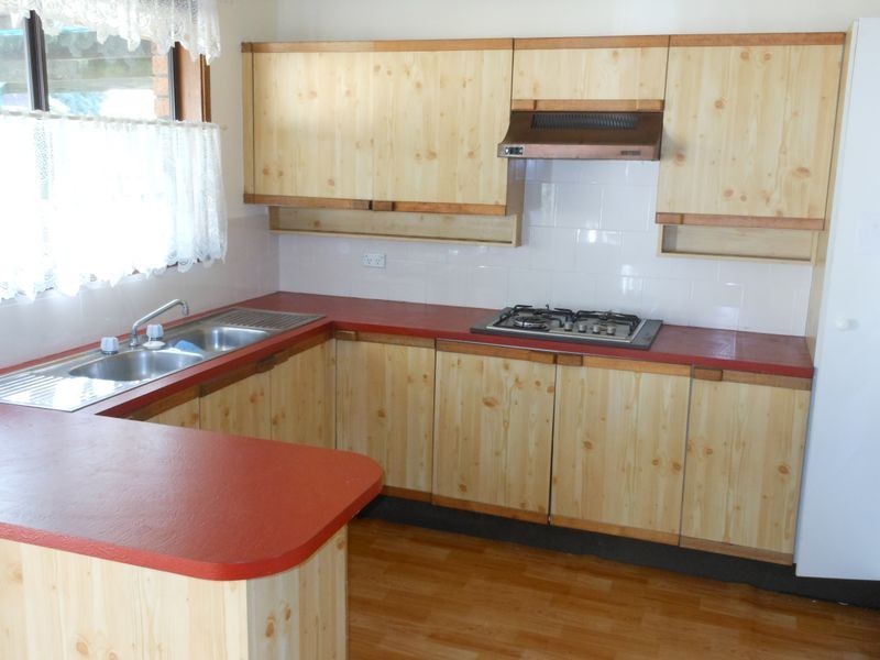 13 Woodcourt St, Ambarvale NSW 2560