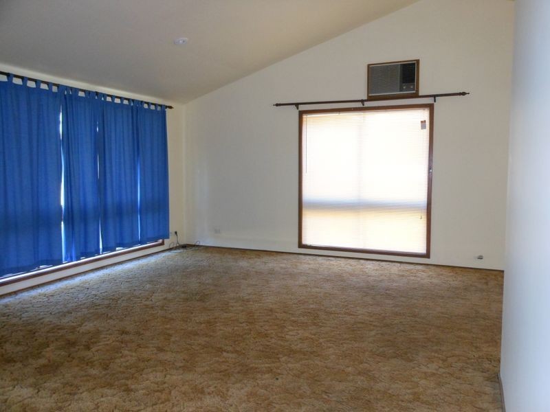 13 Woodcourt St, Ambarvale NSW 2560