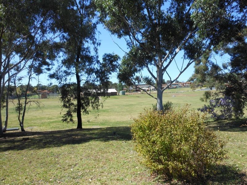 13 Woodcourt St, Ambarvale NSW 2560