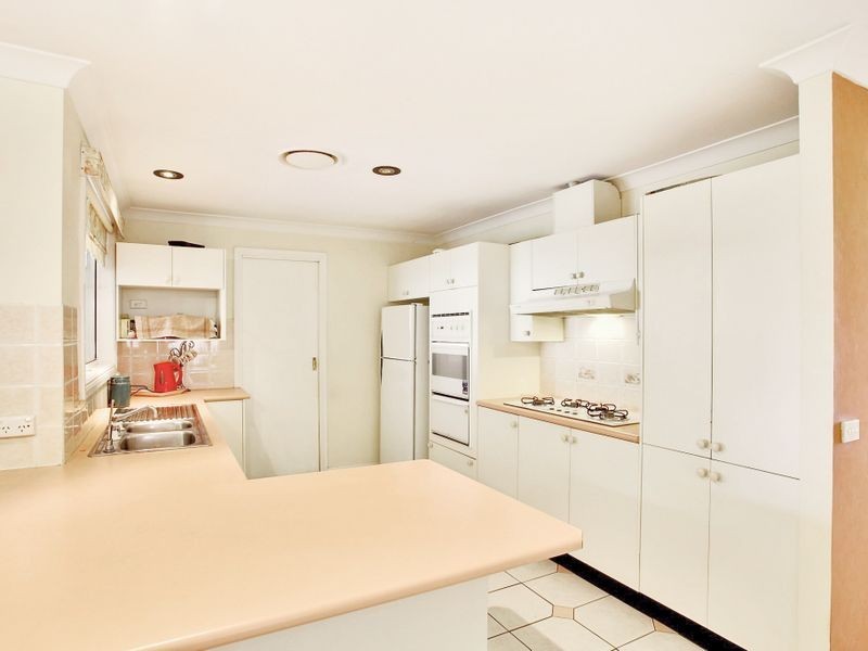 10 Corryton Pl, Glen Alpine NSW 2560
