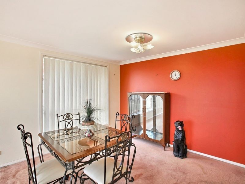 10 Corryton Pl, Glen Alpine NSW 2560