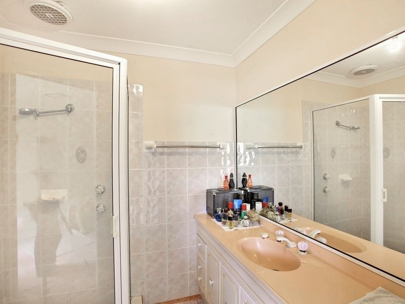 10 Corryton Pl, Glen Alpine NSW 2560