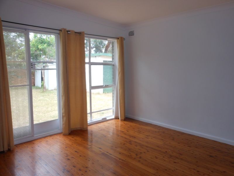 17 Macleay Street, Bradbury NSW 2560