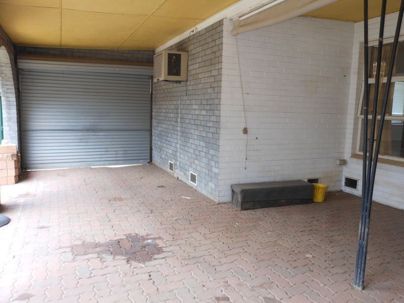 17 Macleay Street, Bradbury NSW 2560