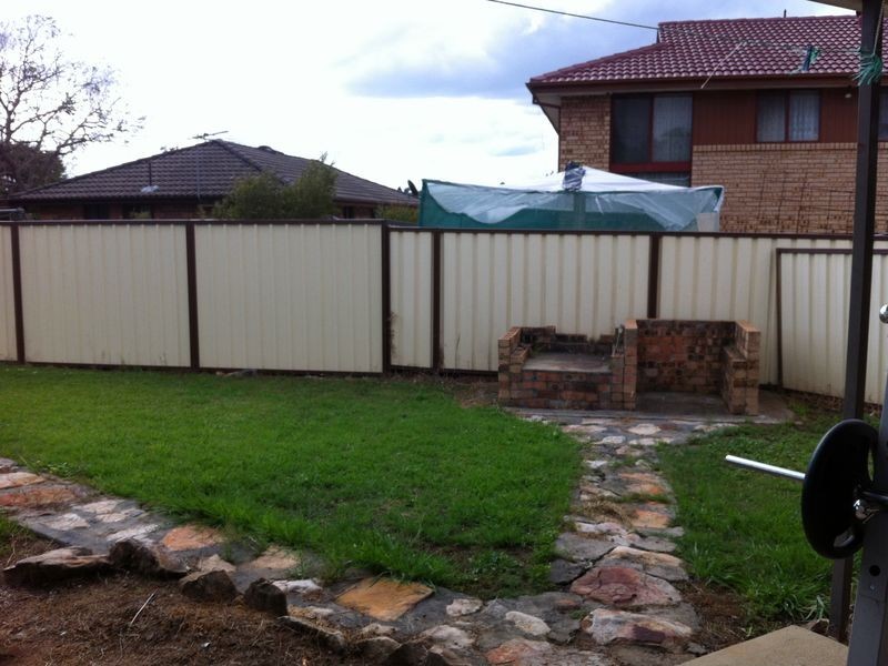 8 Curl Curl Pl, Woodbine NSW 2560