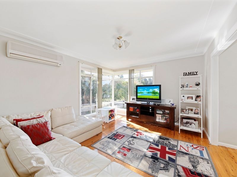 13 Gipps St, Bradbury NSW 2560