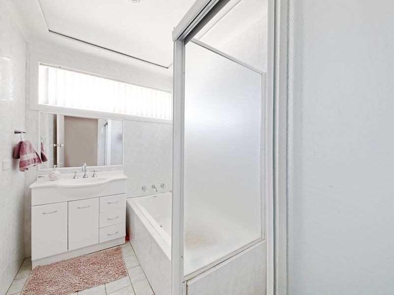 13 Gipps St, Bradbury NSW 2560