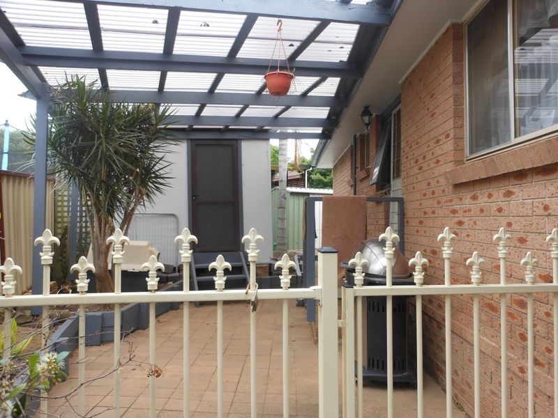 13 Euphrates Pl, Kearns NSW 2558