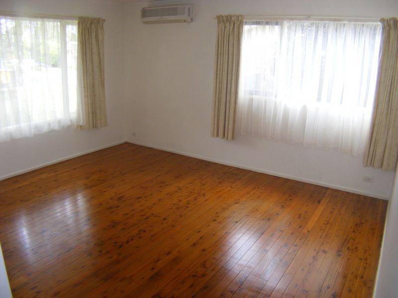 12 Weemala Cres, Bradbury NSW 2560