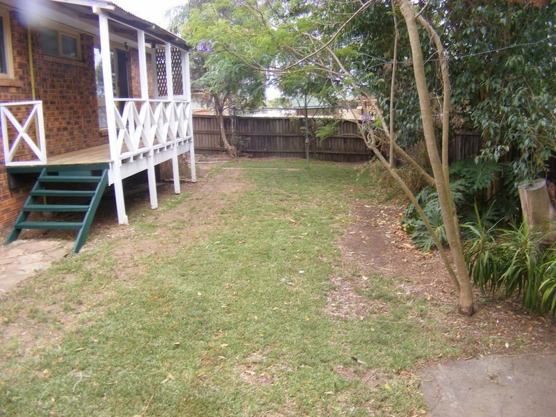 12 Weemala Cres, Bradbury NSW 2560