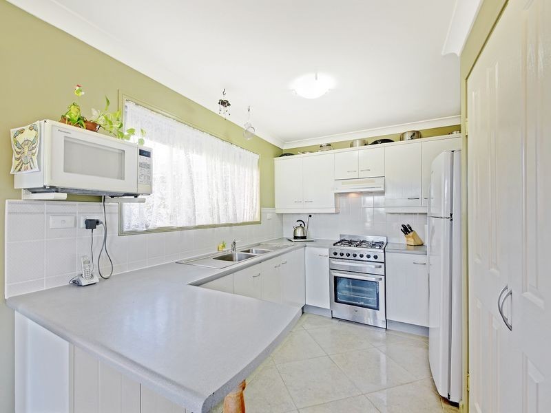 114 Chasselas Ave, Eschol Park NSW 2558