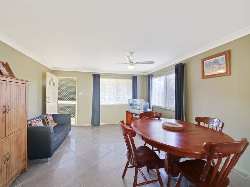114 Chasselas Ave, Eschol Park NSW 2558