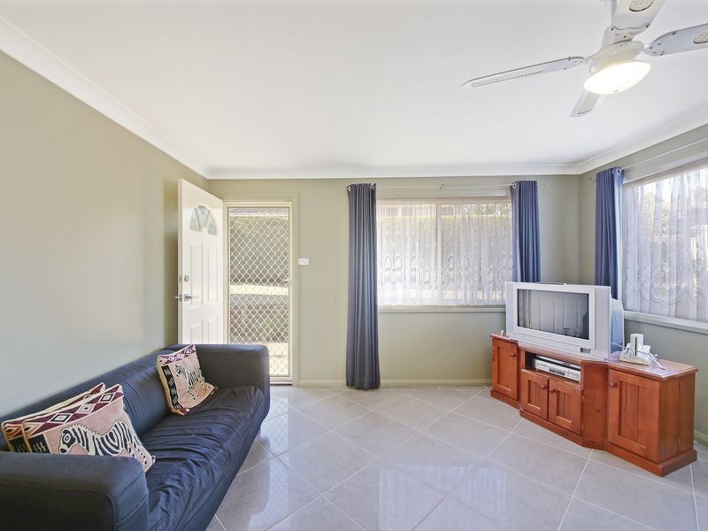 114 Chasselas Ave, Eschol Park NSW 2558