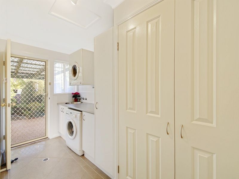 114 Chasselas Ave, Eschol Park NSW 2558