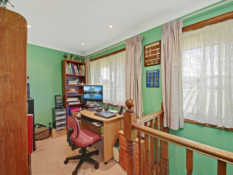 114 Chasselas Ave, Eschol Park NSW 2558