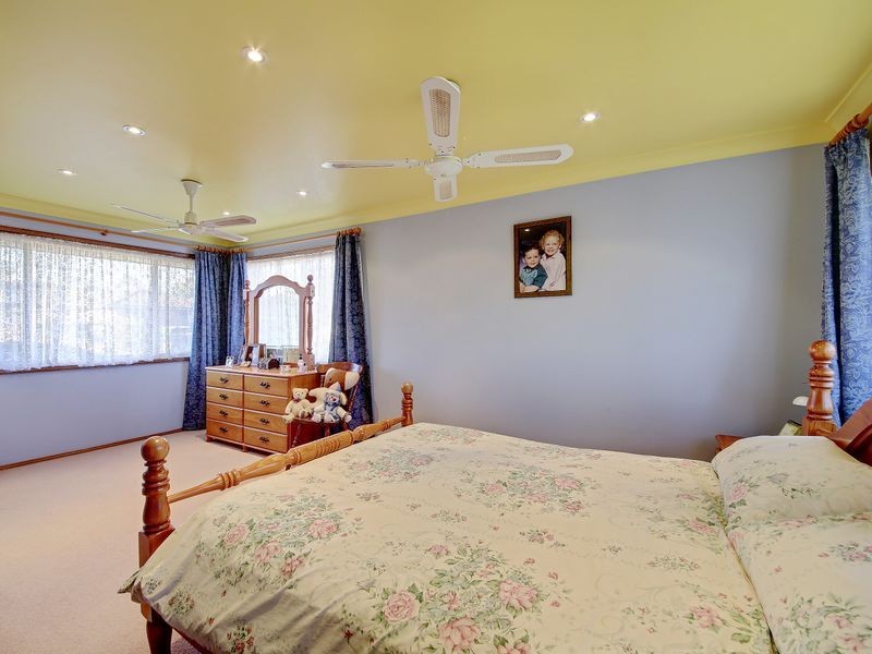 114 Chasselas Ave, Eschol Park NSW 2558