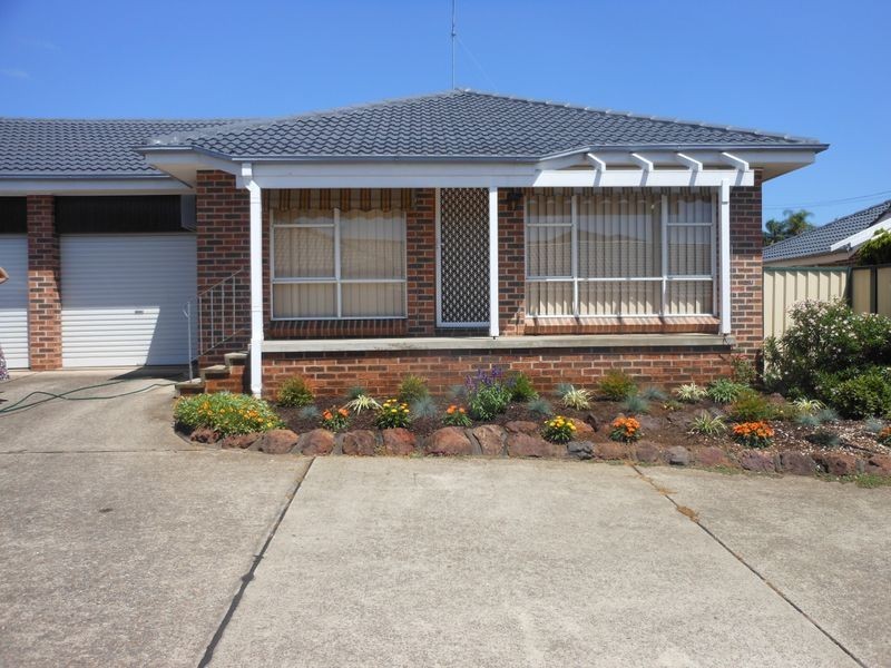 2/8 Reddall Street, Campbelltown NSW 2560
