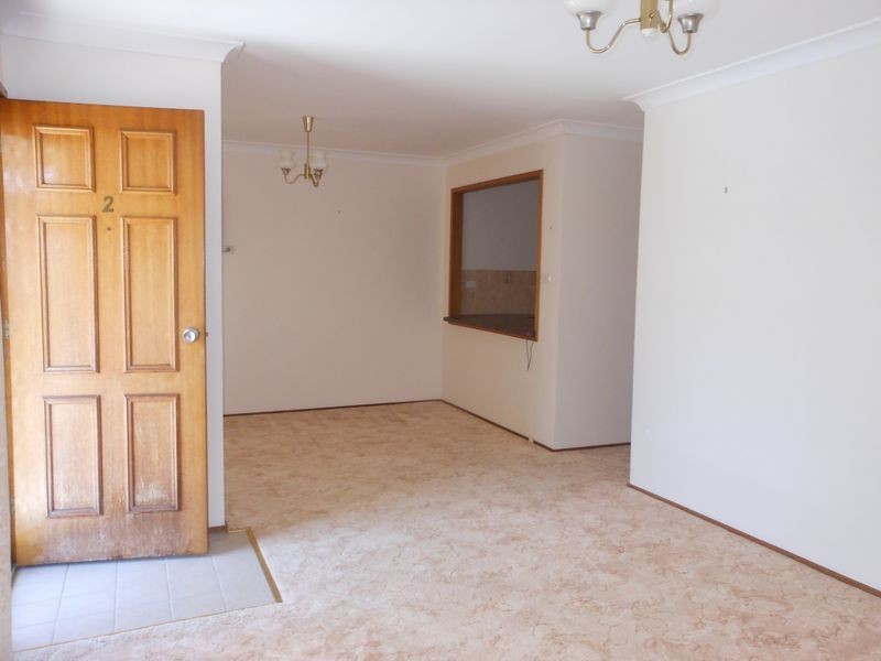 2/8 Reddall Street, Campbelltown NSW 2560