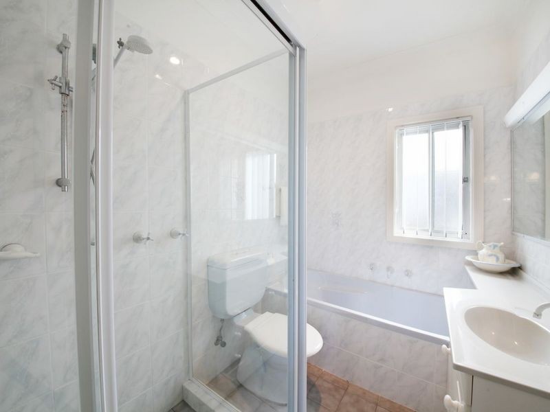 48 Marsh Pde, Casula NSW 2170