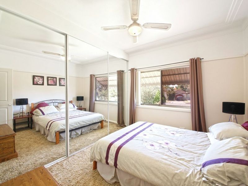 48 Marsh Pde, Casula NSW 2170