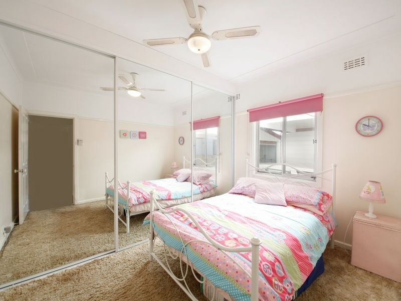 48 Marsh Pde, Casula NSW 2170