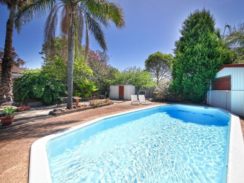 48 Marsh Pde, Casula NSW 2170