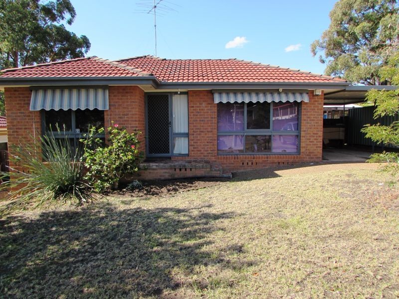 31 Lightwood St, Ambarvale NSW 2560